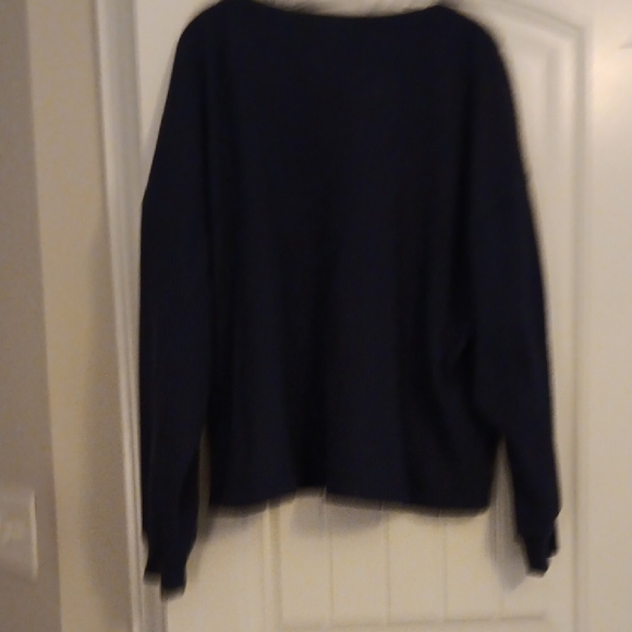 Sweatshirt - Picture 5 of 6